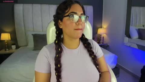 M E L I S S A  online show from January 8, 12:05 pm