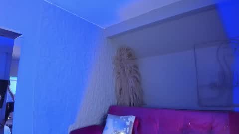 M E L I S S A  online show from February 11, 11:59 am