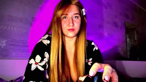 Snapshot of melissalii chatting on October 25, 11:40 am melissalii online show from October 25, 11:40 am