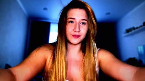 Snapshot of melissalii chatting on November 18, 12:20 pm melissalii online show from November 18, 12:20 pm