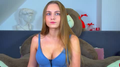 Snapshot of melissamelrey chatting on October 16, 8:26 am MelissaBerry online show from October 16, 8:26 am