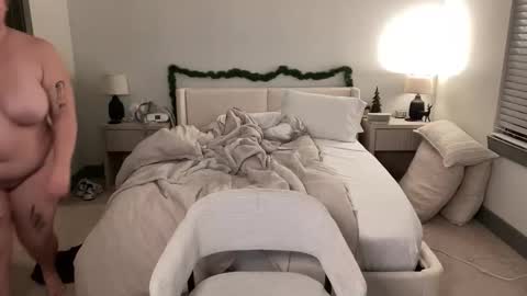 Snapshot of melkteeth chatting on December 17, 12:27 am melkteeth online show from December 17, 12:27 am