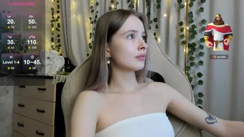 Snapshot of mell_milles chatting on December 14, 3:28 pm mell milles online show from December 14, 3:28 pm