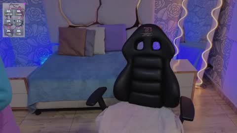 Snapshot of mellani_tay chatting on December 16, 7:57 am Mellani online show from December 16, 7:57 am