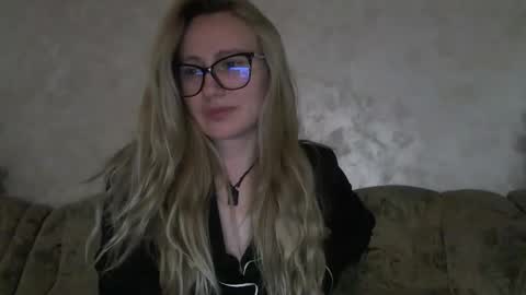 Melly online show from October 10, 7:51 am