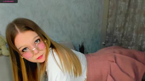 Snapshot of melmooon chatting on January 28, 6:17 pm MelMooon online show from January 28, 6:17 pm