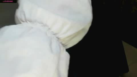 Snapshot of melmooon chatting on February 1, 1:09 pm MelMooon online show from February 1, 1:09 pm