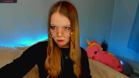 Snapshot of melmooon chatting on February 22, 5:35 pm MelMooon online show from February 22, 5:35 pm