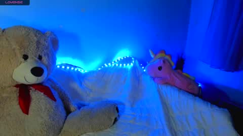 Snapshot of melmooon chatting on February 26, 8:22 pm MelMooon online show from February 26, 8:22 pm