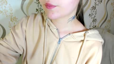 Snapshot of melmooon chatting on September 28, 6:46 pm MelMooon online show from September 28, 6:46 pm