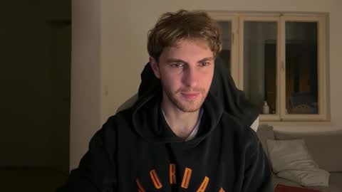 Snapshot of melodicass chatting on December 14, 12:49 am Melodicass online show from December 14, 12:49 am