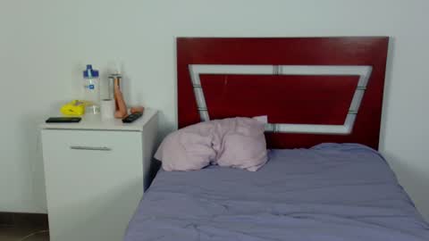 Snapshot of melody24_ chatting on December 16, 8:16 pm melody24_ online show from December 16, 8:16 pm