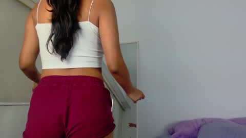 Snapshot of melody24_ chatting on January 15, 8:26 pm melody24_ online show from January 15, 8:26 pm