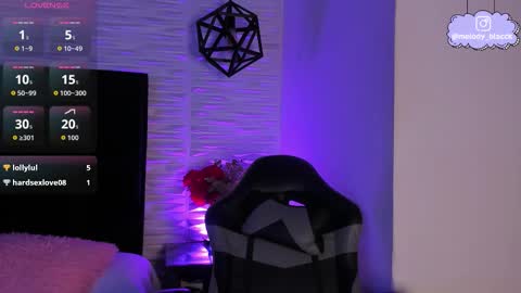 Snapshot of melody_black_ chatting on November 5, 8:31 pm Melody online show from November 5, 8:31 pm