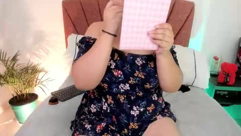 Snapshot of melody_bonnie22 chatting on October 4, 11:19 am Leslie online show from October 4, 11:19 am