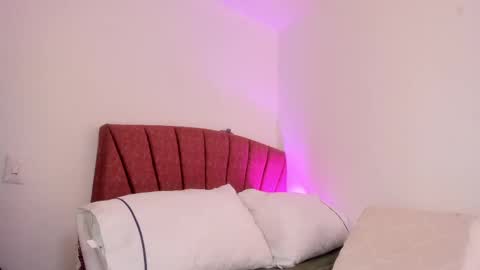 Snapshot of melody_bonnie22 chatting on October 25, 2:56 pm Leslie online show from October 25, 2:56 pm