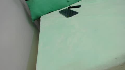 melody_kener online show from April 22, 2:25 am