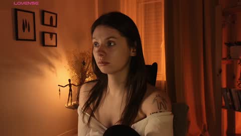 melody  online show from December 12, 5:48 pm