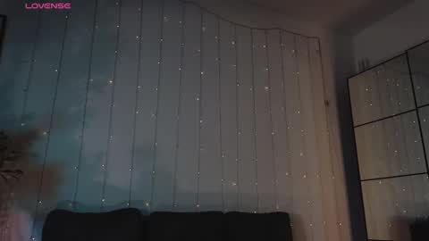 melody  online show from February 9, 5:33 pm