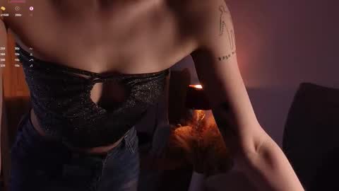 melody  online show from March 5, 4:47 pm