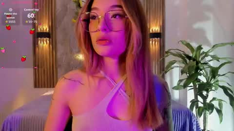 melodylanee online show from March 14, 11:04 am