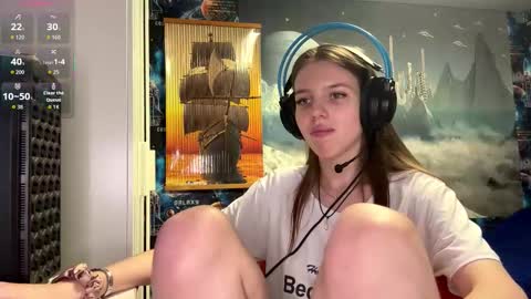 Hi Im Aria 18 years old online show from November 24, 12:38 pm