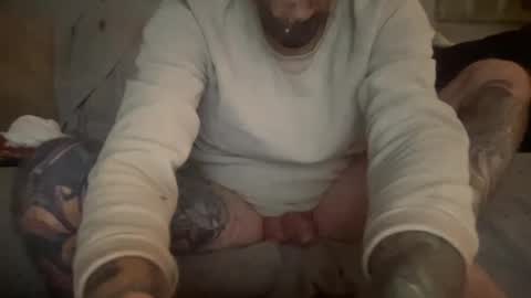 Snapshot of melt13 chatting on January 6, 11:40 am melt13 online show from January 6, 11:40 am