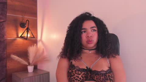 Snapshot of memphiswilliams chatting on February 8, 6:22 am Memphis Williams online show from February 8, 6:22 am