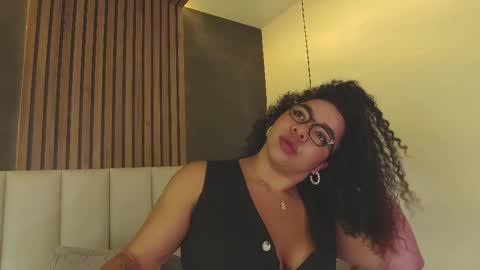 Snapshot of memphiswilliams chatting on February 26, 3:21 am Memphis Williams online show from February 26, 3:21 am