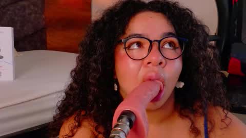  Memphis Williams  online show from March 11, 4:18 am