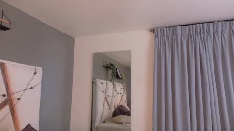  Memphis Williams  online show from March 21, 8:19 am