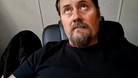 Snapshot of men10_12_1983 chatting on September 12, 8:14 am men10_12_1983 online show from September 12, 8:14 am