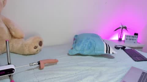 Snapshot of mencia_sharmaa chatting on January 3, 6:22 am Menca of your love online show from January 3, 6:22 am