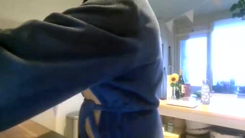 Snapshot of meneerkaas chatting on November 1, 8:16 am meneerkaas online show from November 1, 8:16 am