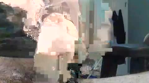 Snapshot of menuke chatting on January 4, 5:16 am Manuke online show from January 4, 5:16 am