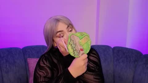 Snapshot of meow_boo chatting on February 16, 9:11 pm Aruz online show from February 16, 9:11 pm