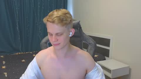 Mickey online show from November 19, 8:25 am