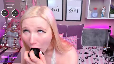 MeowkaKitty online show from March 4, 9:40 am