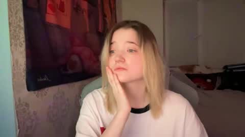 Snapshot of meowki4 chatting on December 31, 6:13 pm meowme online show from December 31, 6:13 pm