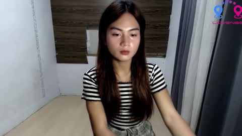 meowki_totot online show from November 17, 6:14 pm