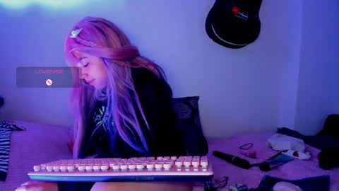 meowmelf online show from May 4, 10:50 pm