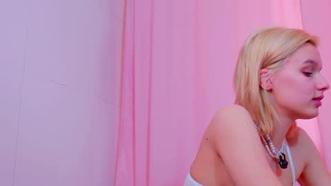 Lilu online show from April 15, 4:08 am