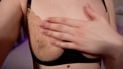 meowwmee online show from April 4, 11:29 am