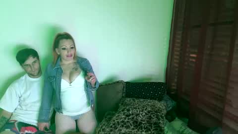 Snapshot of meowzers777 chatting on December 15, 11:23 am meowzers777 online show from December 15, 11:23 am