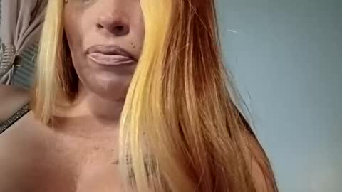 meowzers777 online show from April 22, 4:48 am