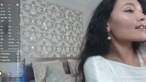 Snapshot of mercedesss_8 chatting on December 11, 12:44 pm Next show on 03 Dec online show from December 11, 12:44 pm