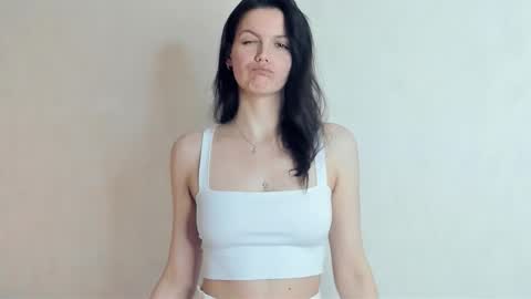 Snapshot of mercymanrriquez chatting on February 25, 7:40 am Miya online show from February 25, 7:40 am