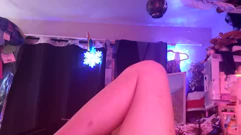 gurlnips online show from February 5, 3:13 am