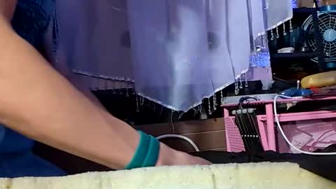 gurlnips online show from November 10, 7:40 am