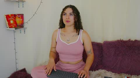 Merida Bell online show from January 3, 11:44 pm